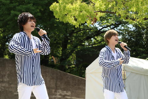 ヨコハマカワイイパークで歌った男性アイドル「アンフィニ」