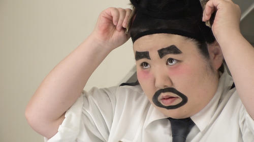 新喜劇の舞台に上がる前の酒井藍（カンテレ提供）