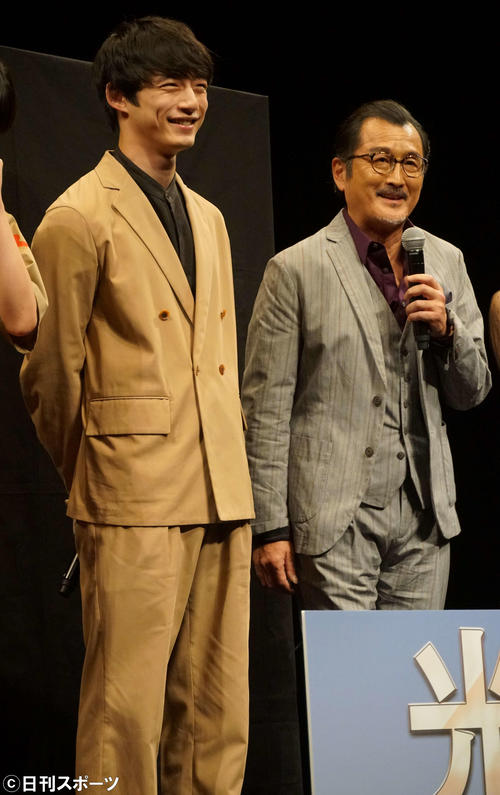 「劇場版　ファイナルファンタジー104」完成披露試写会に出席した坂口健太郎（左）と吉田鋼太郎（撮影・遠藤尚子）