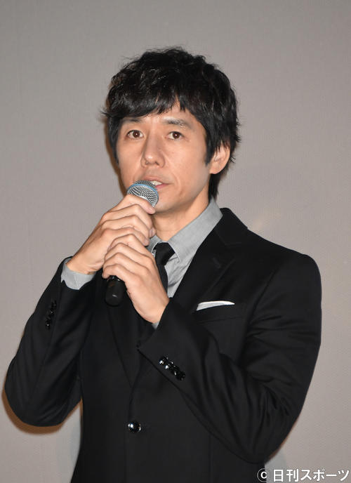 「空母いぶき」初日で、舞台あいさつする主演の西島秀俊（撮影・酒井清司）