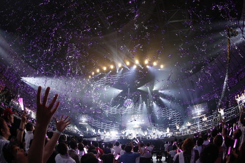 横浜アリーナライブで新曲「Sing　Out！」を披露した乃木坂46
