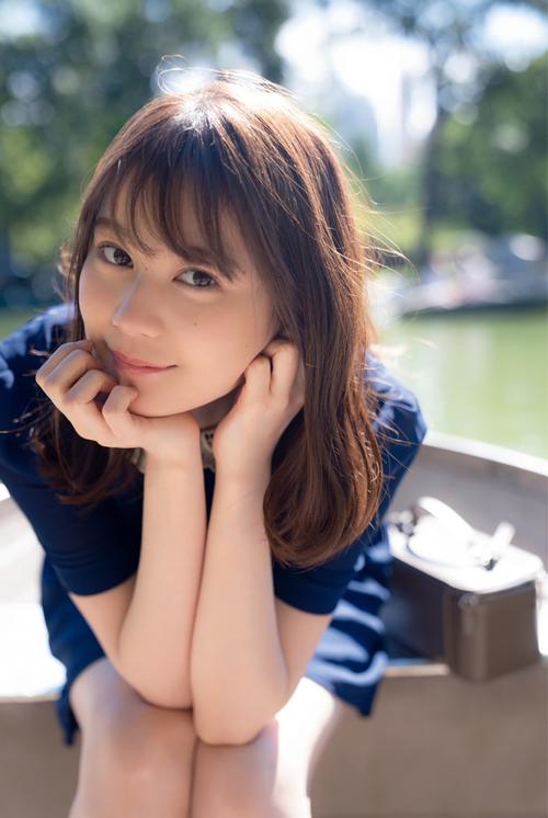 生田絵梨花写真集「インターミッション」の収録カット