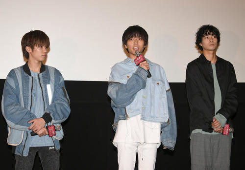 映画「うちの執事が言うことには」舞台あいさつする左からKing＆Princeの神宮司勇太、同・永瀬廉、清原翔（撮影・酒井清司）