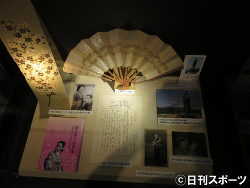 「宝塚歌劇の殿堂」新顕彰者、園井恵子さんが紹介されたブース＝兵庫県宝塚市（撮影・村上久美子）