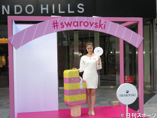 「スワロフスキー表参道ヒルズ　ポップアップストア」のオープニングイベントに出席した今田美桜（撮影・横山慧）