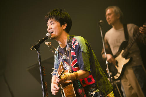 全国ツアー最終公演で歌う森山直太朗
