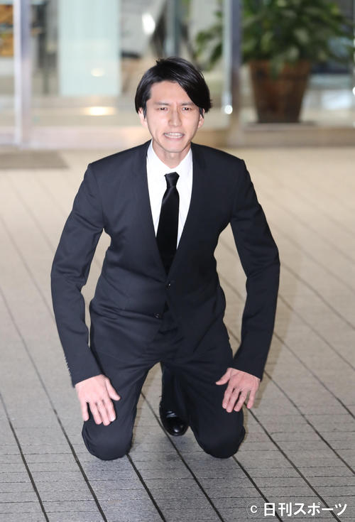 保釈され、謝罪する田口淳之介被告（撮影・大野祥一）
