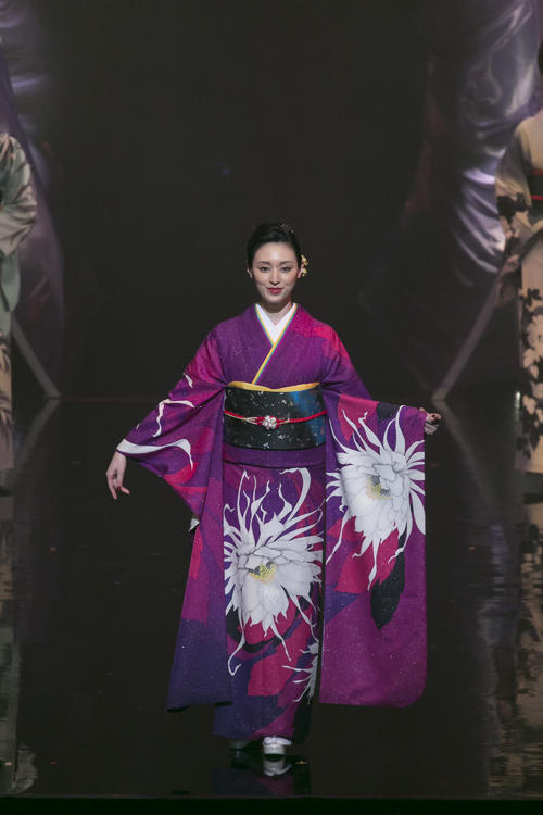 京都でのイベントで、和装姿を披露した栗山千明