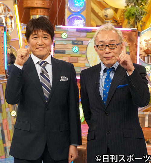「ポツンと一軒家」の会見に出席した林修氏（左）と所ジョージ