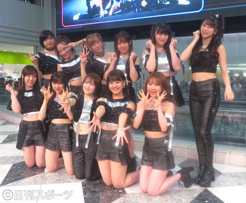 新曲発売イベントを行ったモーニング娘。’19。前列左から譜久村聖、佐藤優樹、森戸知沙希、横山玲奈、石田亜佑美、後列左から加賀楓、小田さくら、生田衣梨奈、野中美希、羽賀朱音、牧野真莉愛（撮影・大井義明）
