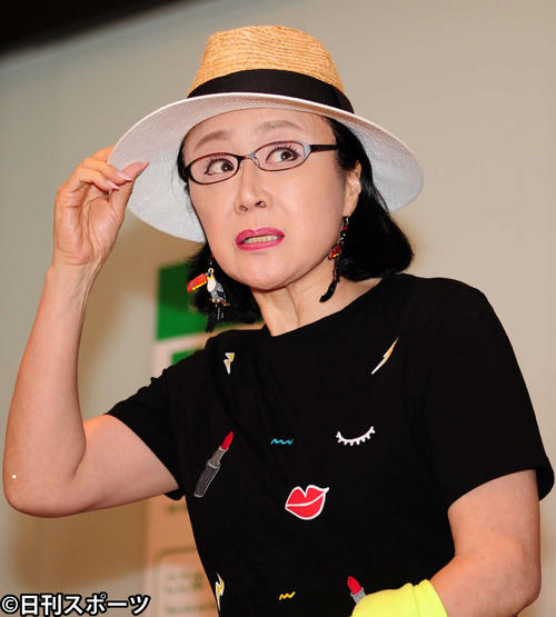 地震について語った小林幸子（撮影・松本久）