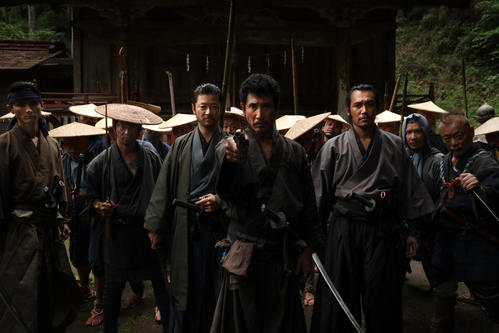 豊田利晃監督の新作短編映画「狼煙が呼ぶ」の1シーン