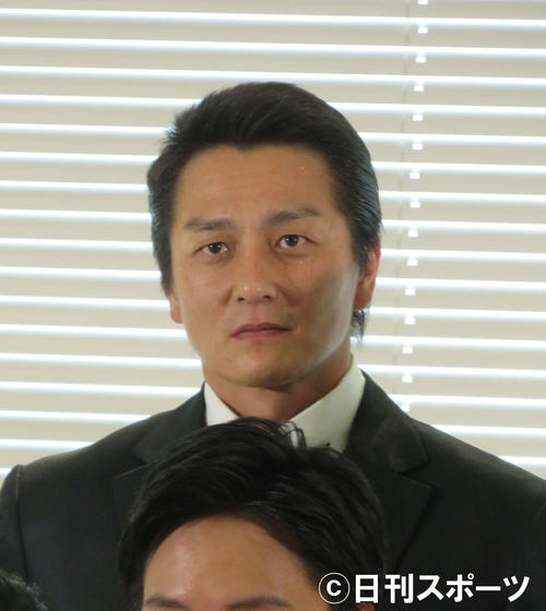 配信発表会見に出席した本宮泰風