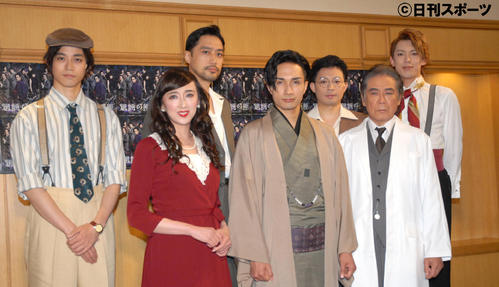 前列左から紫吹淳、橘ケンチ、西岡徳馬、後列左から高橋健介、内田朝陽、高橋良輔、北園涼（撮影・大友陽平）