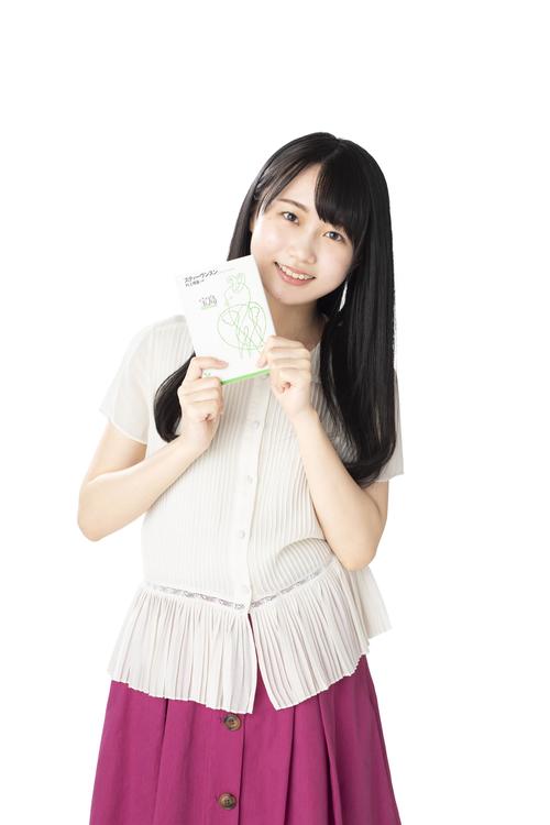 「乃木坂文庫」フェアで「宝島」を担当する矢久保美緒