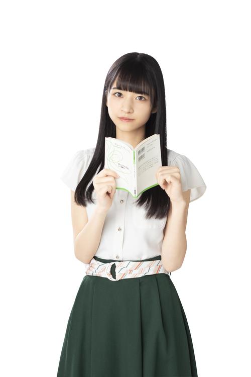 「乃木坂文庫」フェアで「グレート・ギャツビー」を担当する金川紗耶