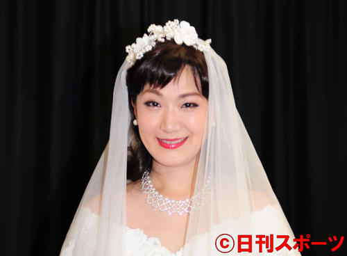 ウエディング姿を披露した市川由紀乃（撮影・松本久）