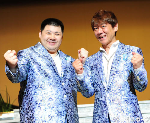 明治座公演を行った北島兄弟の大江裕（左）と北山たけし（撮影・松本久）