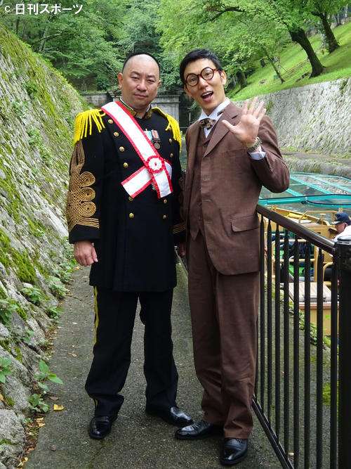 びわ湖疏水船あるあるツアーを行ったレイザーラモンRG（左）と浅越ゴエ（撮影・加藤裕一）