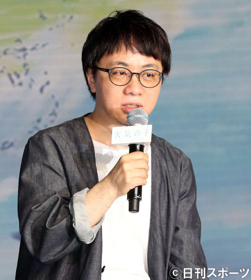 映画「天気の子」について語る新海誠監督（撮影・大野祥一）