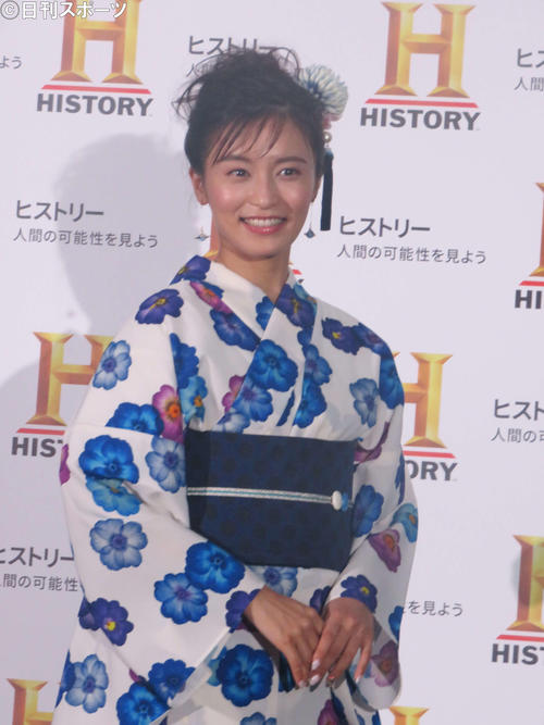 ドラマ「プロジェクト・ブルーブック」のプレミア試写会に浴衣姿で登場した小島瑠璃子