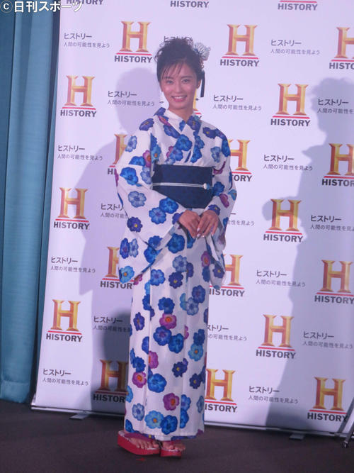 ドラマ「プロジェクト・ブルーブック」のプレミア試写会に浴衣姿で登場した小島瑠璃子
