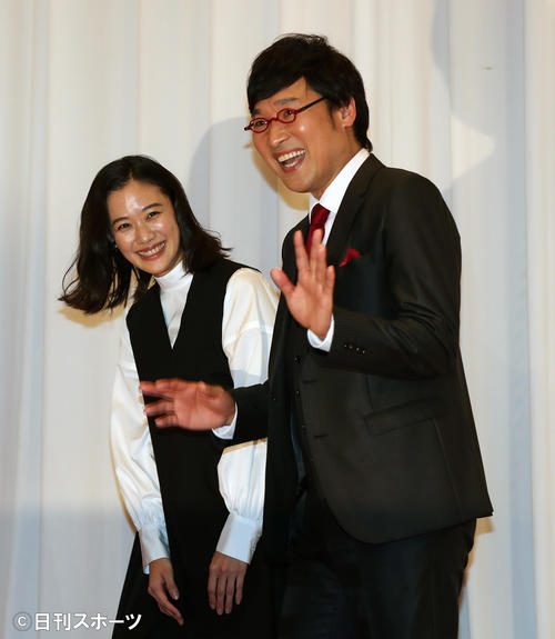 山里亮太（右）と蒼井優（2019年6月5日撮影）