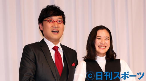 蒼井優（右）と山里亮太（2019年6月5日撮影）