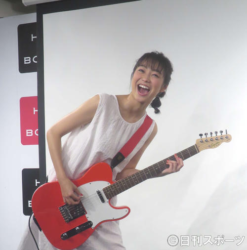 デビューシングル発売記念フリーライブを行った高田夏帆（撮影・大井義明）