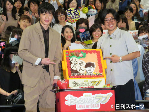 「劇場版　おっさんずラブ～LOVE　or　DEAD～」のイベントに参加した田中圭（左）と瑠東東一郎
