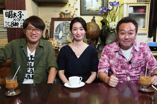 テレビ東京系「モヤモヤさまぁ～ず2」に出演し、代打アシスタントを務める大江麻理子キャスター（中央）。左はさまぁ～ず大竹一樹、右は三村マサカズ