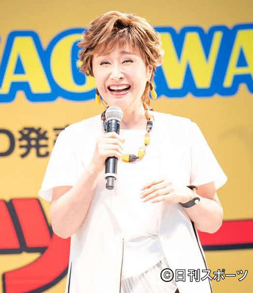 新曲発売記念イベントを行った小林幸子