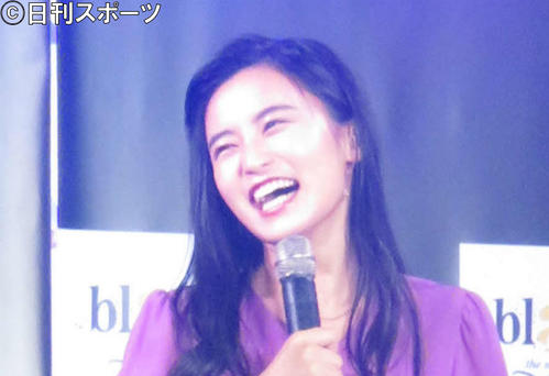 小島瑠璃子（19年4月撮影）