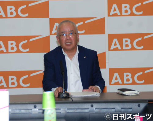 会見した朝日放送テレビの山本晋也社長（撮影・松浦隆司）