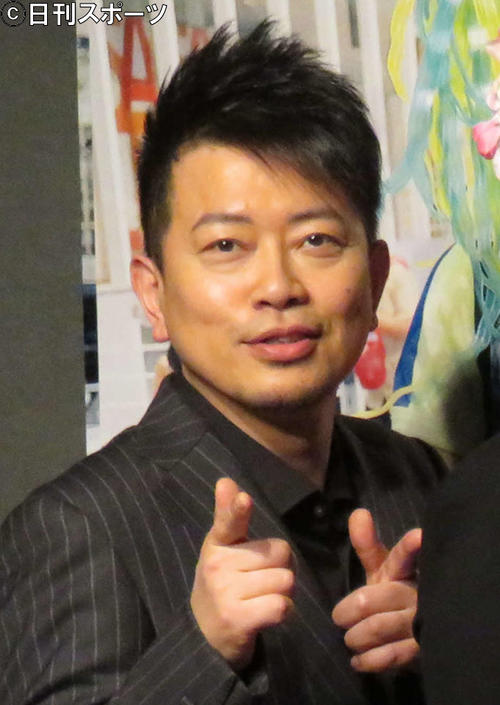 17年10月、ポーズをとる宮迫博之