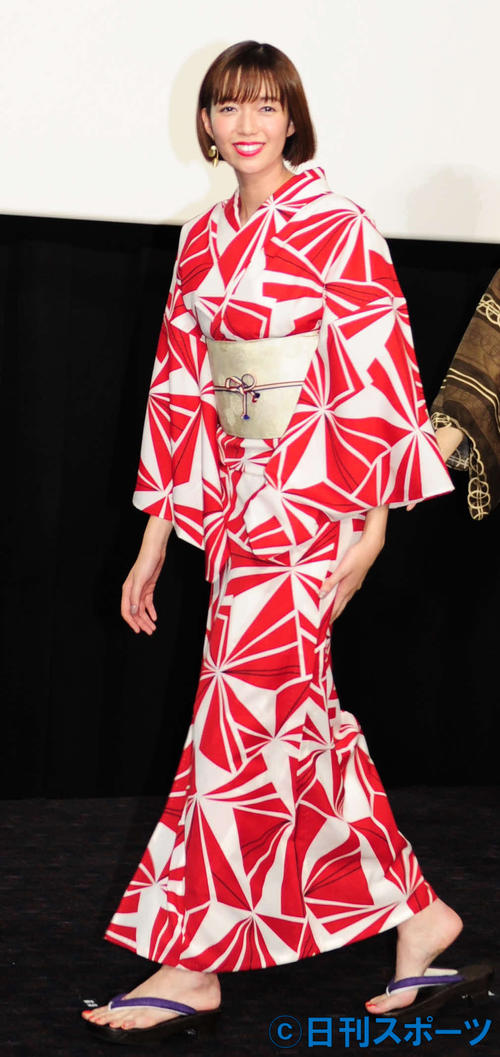 浴衣が似合う佐藤栞里（撮影・松本久）