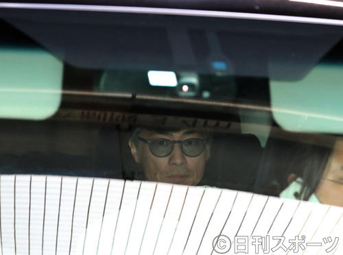 車で文化放送を出る田村淳（撮影・大野祥一）