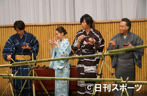 「刑事7人」の出演者。左から白洲迅、倉科カナ、田辺誠一、北大路欣也