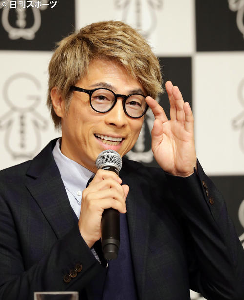 マネジメント会社「株式会社がちキャラ」設立記者会見で、笑顔で質問に答える田村淳（撮影・浅見桂子）