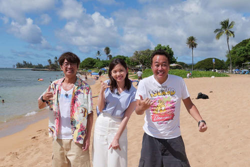 テレビ東京系「モヤモヤさまぁ～ず2」の4代目アシスタントに就任した田中瞳アナウンサー（中央）。さまぁ～ず大竹一樹（左）と1人おいて三村マサカズ