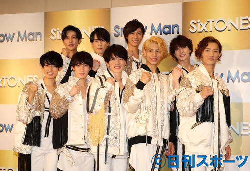 CDデビューが決定したSnowMan　前列左から向井康二、渡辺翔太、深澤辰哉、ラウール、岩本照、後列左から目黒蓮、宮舘涼太、阿部亮平、佐久間大介（撮影・鈴木正人）