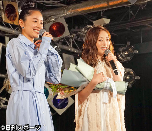 福原遥 仲良し堀田真由のサプライズ登場に驚きの涙 音楽 日刊スポーツ