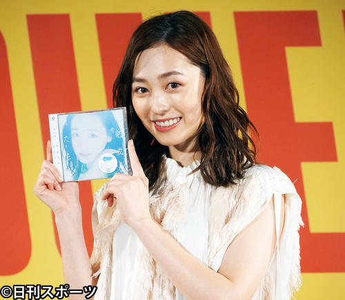 福原遥 仲良し堀田真由のサプライズ登場に驚きの涙 音楽 日刊スポーツ