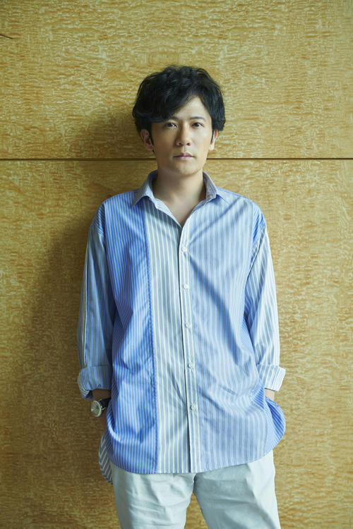レストランを演出する稲垣吾郎