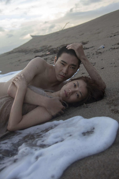 映画「火口のふたり」の柄本佑、瀧内公美