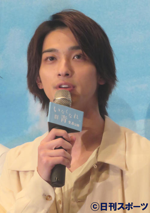 映画「いなくなれ、群青」完成披露イベントで話す横浜流星