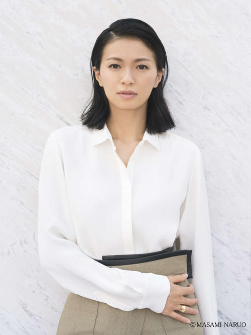 映画「糸」に出演する栄倉奈々