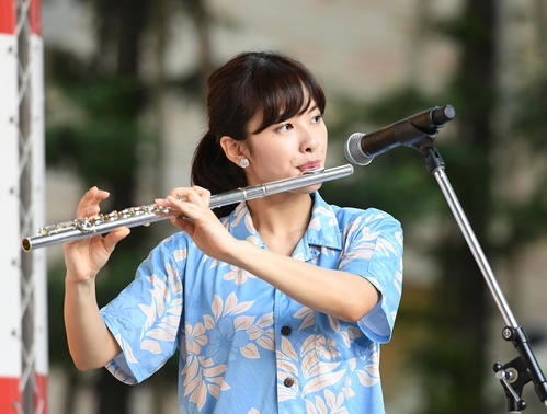 日本テレビの「絵本の読み聞かせ」とのコラボ企画でフルートを披露した河出奈都美アナウンサー（2019年8月9日撮影）
