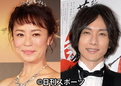 佐藤仁美（左）と細貝圭