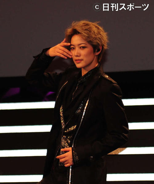宝塚退団後、初のライブを行った七海ひろき（撮影・松本久）